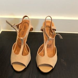 Women’s nude tan heels 8.5 - CATHY JEAN